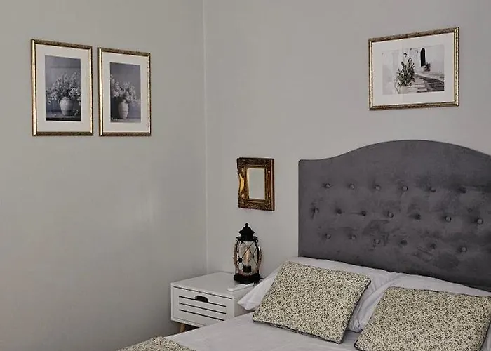 Cozy And Quiet Apartment , Convenient Location In Athens