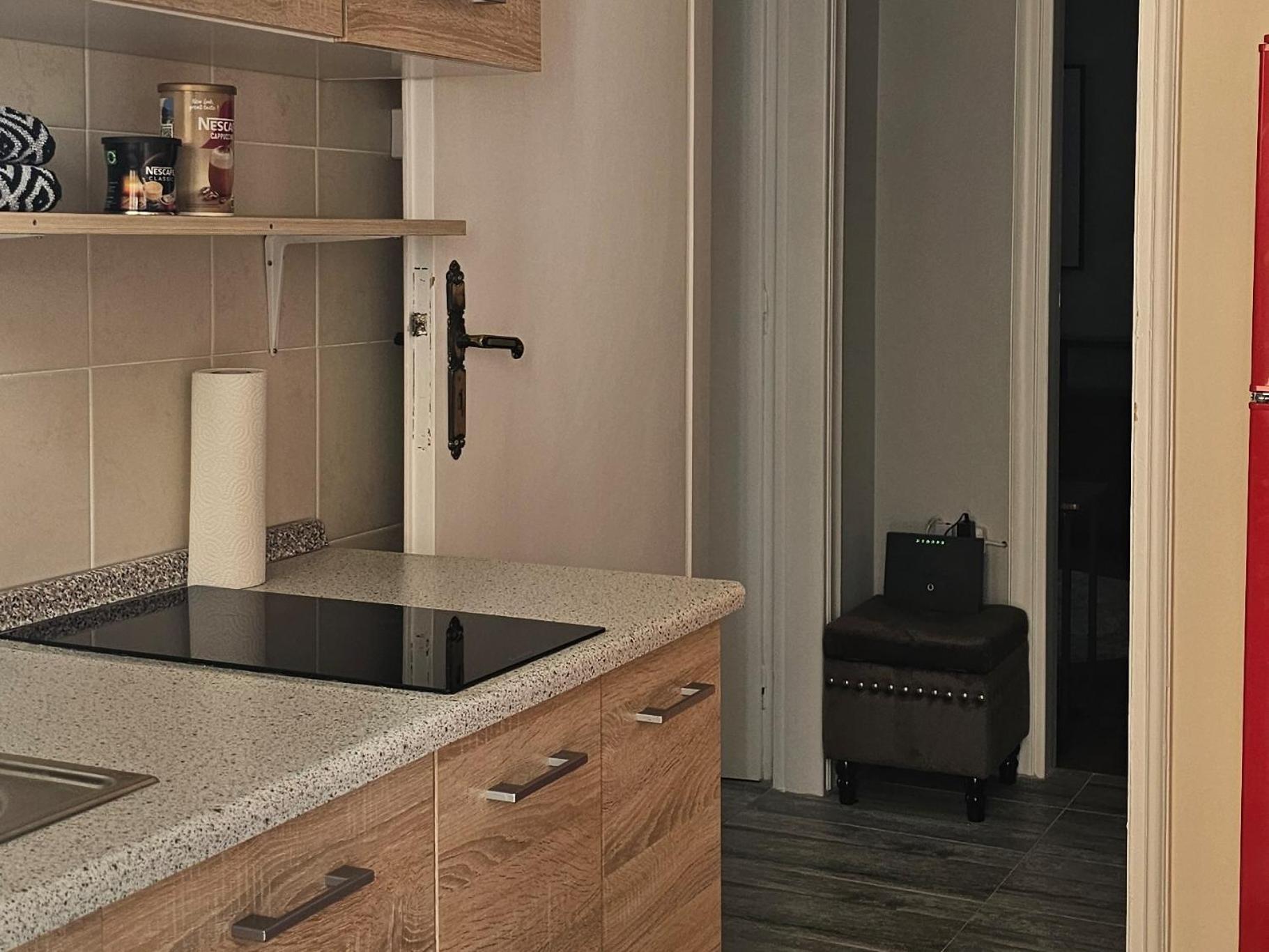 Cozy And Quiet , Convenient Location In