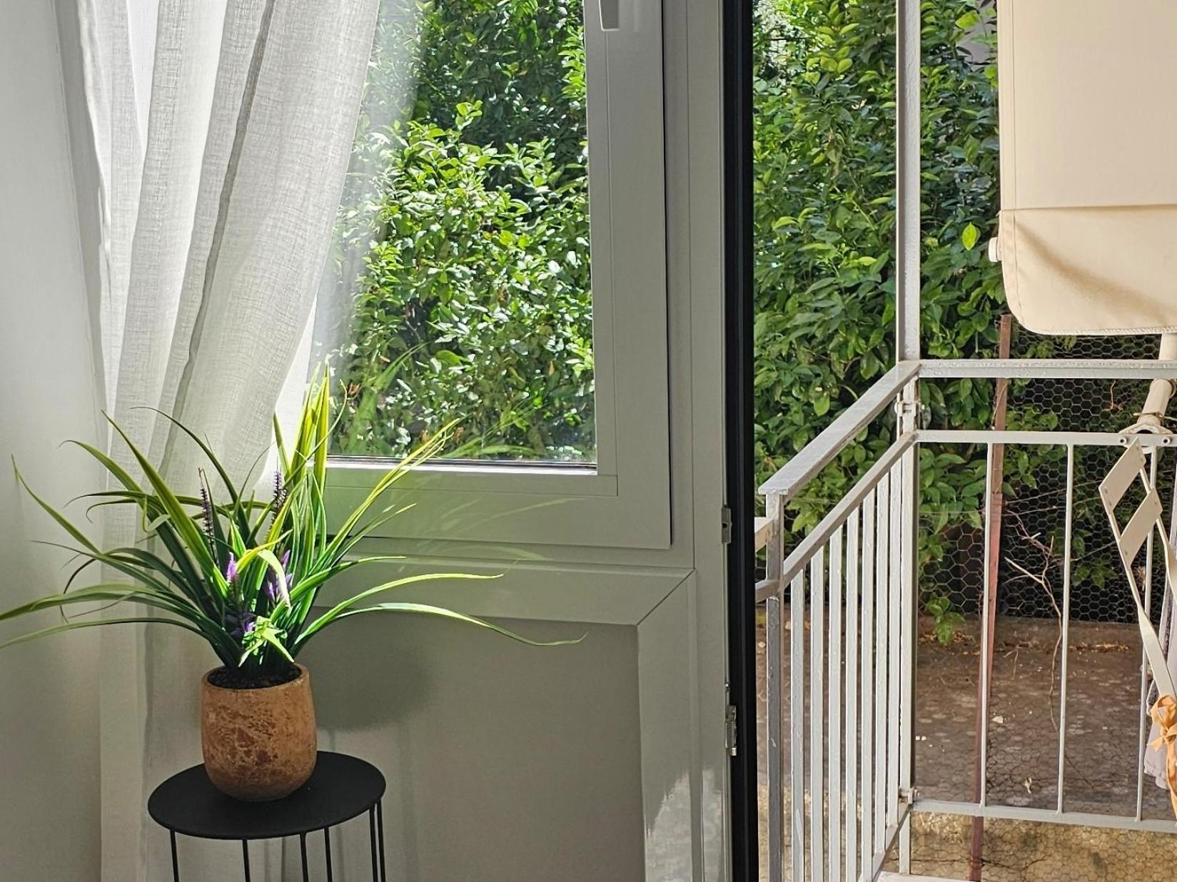 Apartment Cozy And Quiet , Convenient Location In Athens
