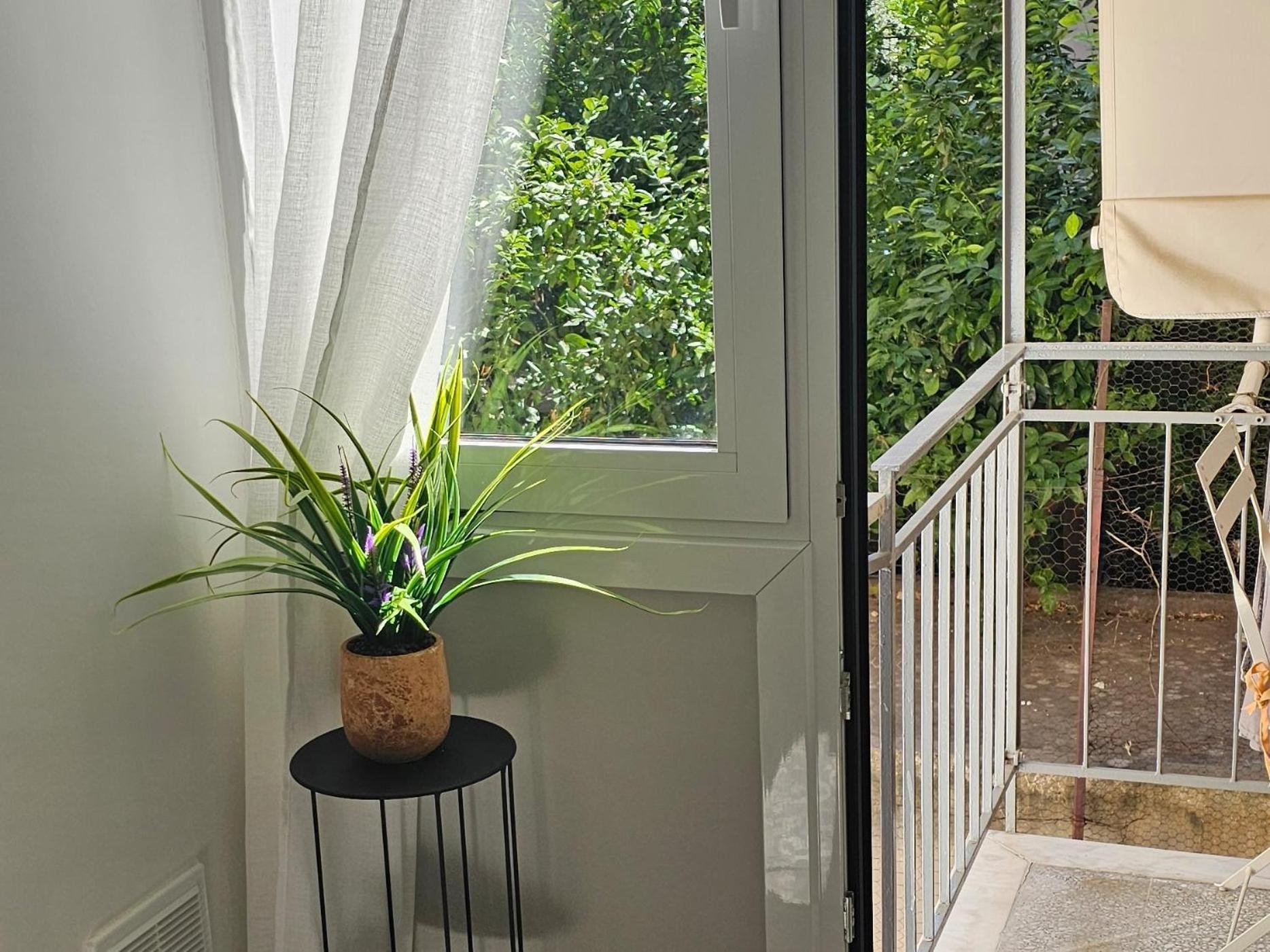 Cozy And Quiet , Convenient Location In