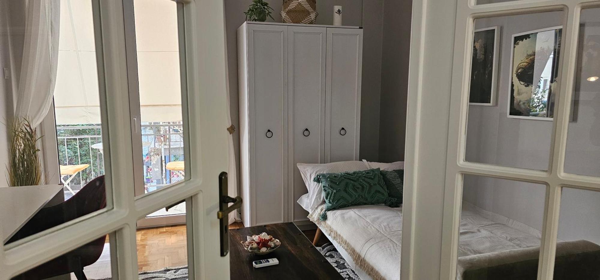Cozy And Quiet , Convenient Location In Apartment Athens