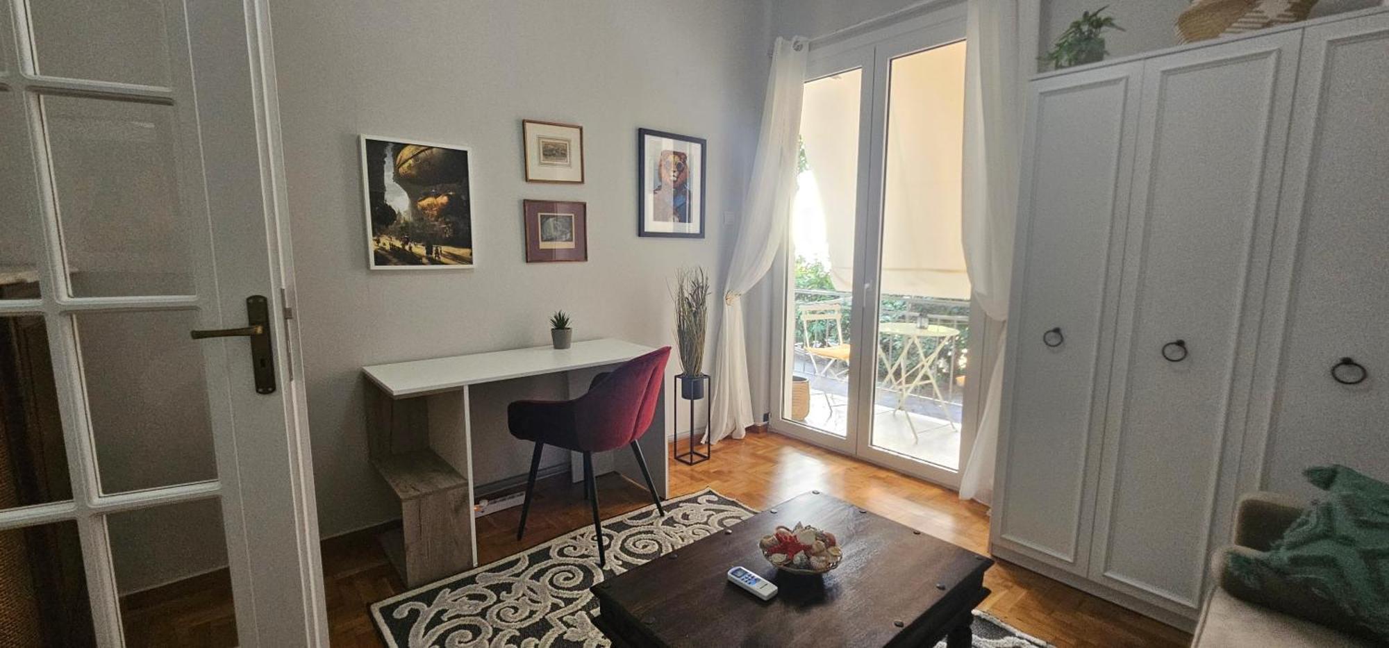 Cozy And Quiet , Convenient Location In