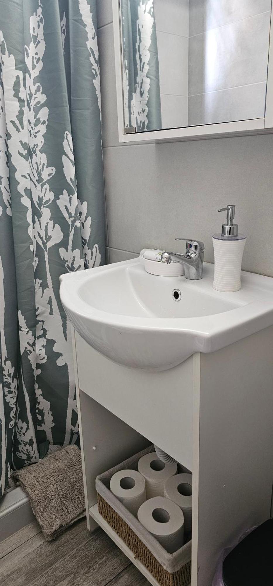 Cozy And Quiet , Convenient Location In Apartment Athens