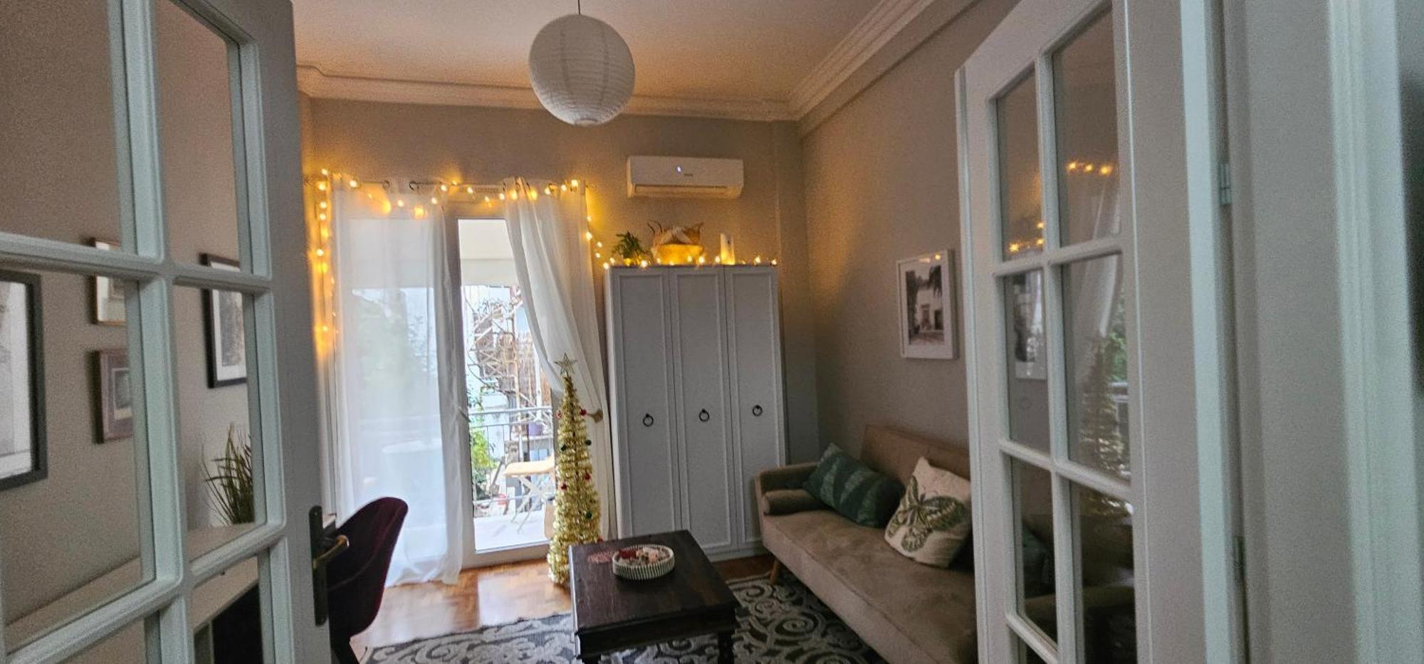 Cozy And Quiet , Convenient Location In Apartment
